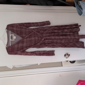 NWOT EFFIE'S HEART Long Sleeved Dress SZ M burgundy and gray plaid